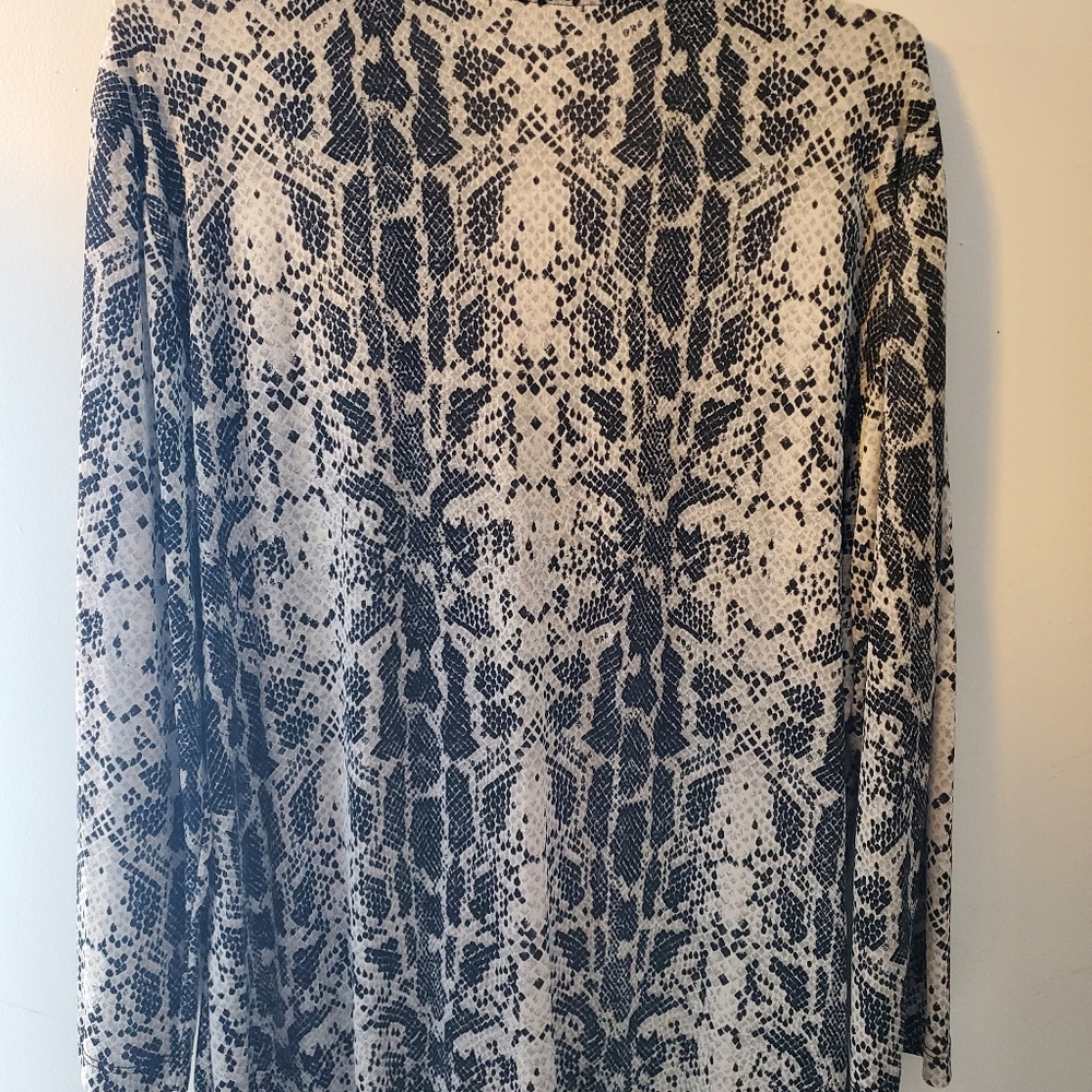 Blouse - Picture 2 of 3